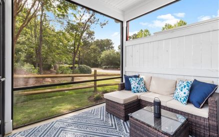 screened-in patio the townes