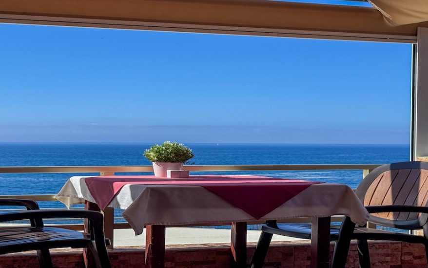 waterfront dining