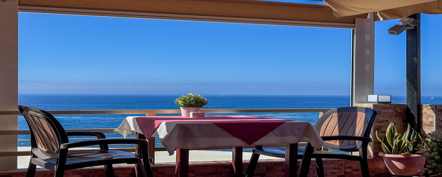 waterfront dining